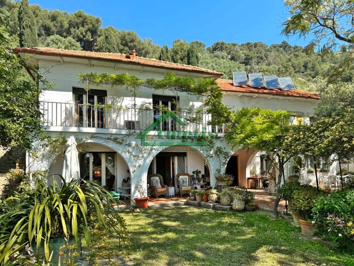 Casa con 6 locali in vendita in Via Serrati, Oneglia, Imperia