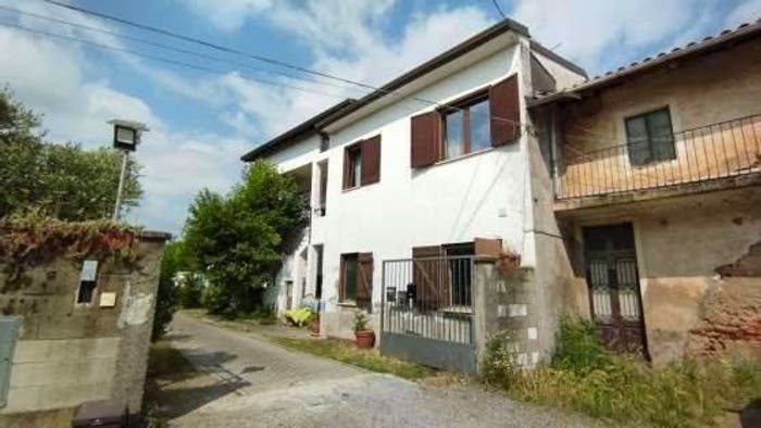 Appartamento trilocale in vendita in Via Cascina Regusella, Uboldo
