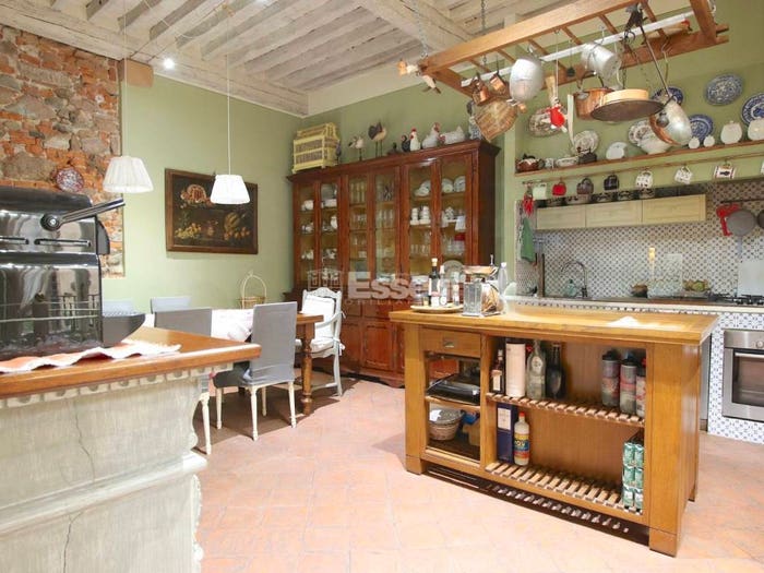 Appartamento quadrilocale in vendita in Corte Pini, Piazza Napoleone San Michele, Lucca