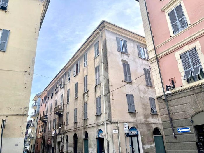 Appartamento trilocale in vendita in Via andrea doria, Oneglia, Imperia