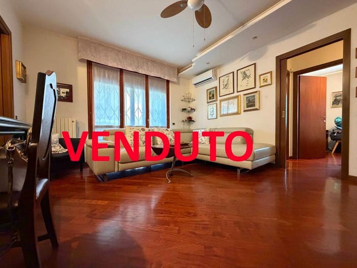 Appartamento quadrilocale in vendita in Via M G Deledda, Bussero