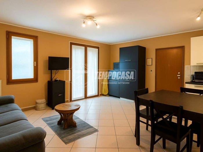 Appartamento trilocale in vendita in Via Privata dei Pini, Arlate, Calco