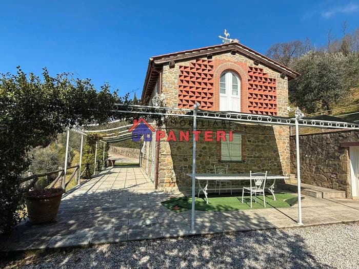 Casa con 6 locali in vendita in Via di Tofori, Petrognano San Gennaro, Capannori