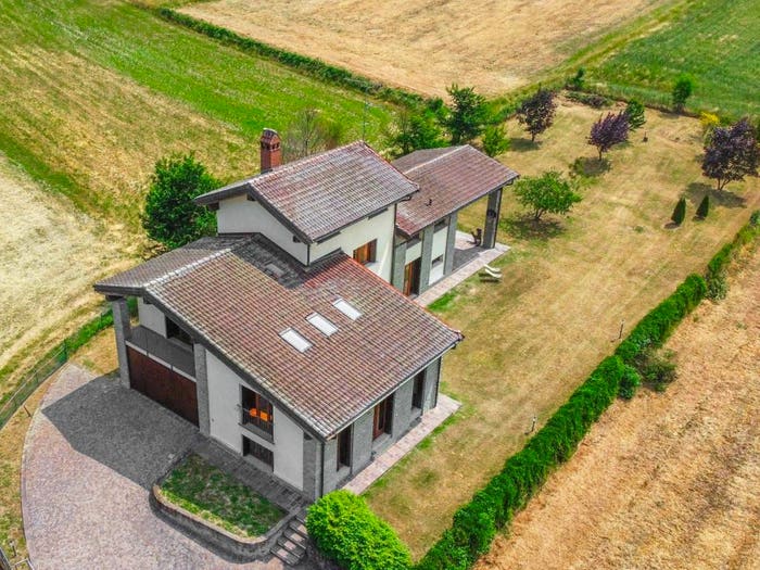 Casa con 6 locali in vendita in Frazione Casa Ponte, Val di Nizza