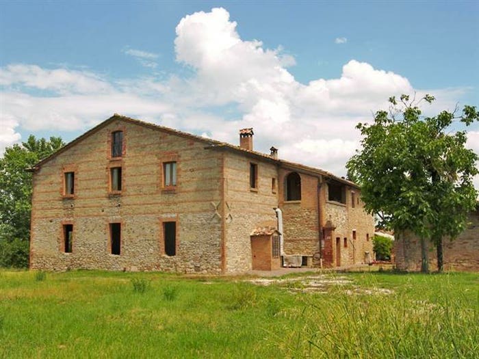 Casa con 6 locali in vendita in Via delle Chiarne, Asciano