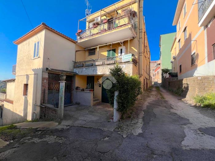 Appartamento trilocale in vendita in Vicolo Bernardino Iacobini, Centro, Lanuvio