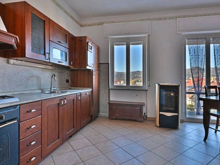 Appartamento trilocale in vendita in Via Gombi San Siro, Centro, Diano Marina