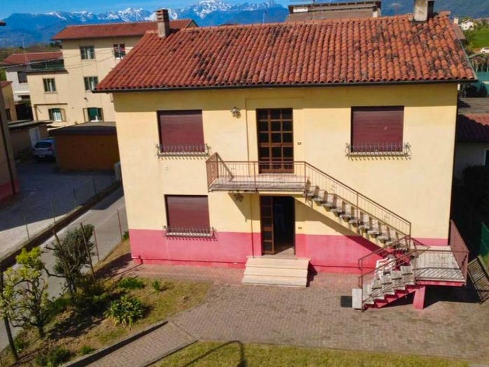 Casa con 6 locali in vendita in Via Ca' Nova, Centrale, Zugliano