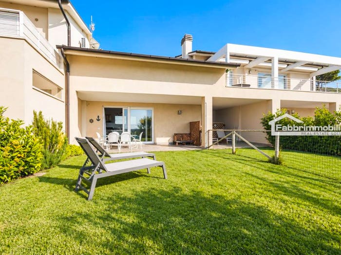 Casa con 6 locali in vendita in Lungomare Giuseppe Garibaldi, Scarlino