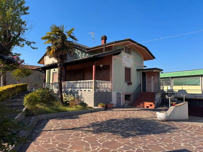 Casa con 5 locali in vendita in Via Dante Alighieri, Pontoglio