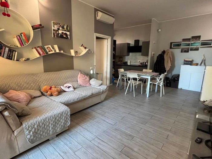 Appartamento quadrilocale in vendita in Via Verbano, Abbiategrasso