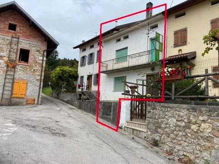 Casa trilocale in vendita in Pieve D'Alpago, Alpago