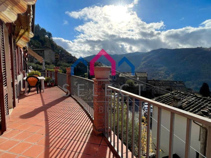 Casa con 6 locali in vendita in Benabbio, Bagni di Lucca