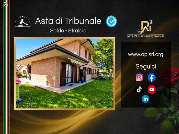 Casa con 5 locali in vendita in Via Zara, Centro, Inverigo