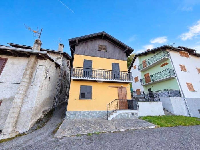 Casa quadrilocale in vendita in Via Carona, Teglio