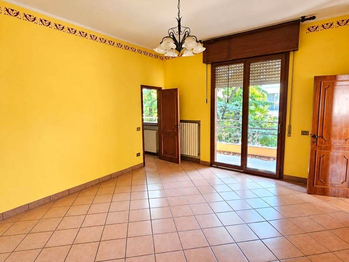 Casa con 6 locali in vendita in Viale della Resistenza, Modena Est, Modena