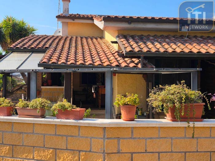Casa con 5 locali in vendita in Viale Dei Romagnoli, Ostia Antica, Roma