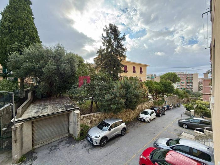 Appartamento quadrilocale in vendita in Via Majorana, Quinto, Genova