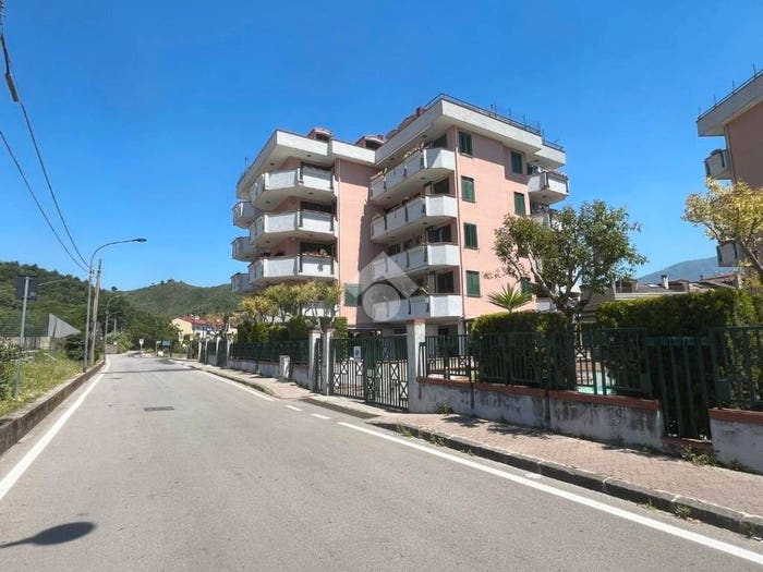 Appartamento quadrilocale in vendita in Via Dei Greci, Centro, Baronissi