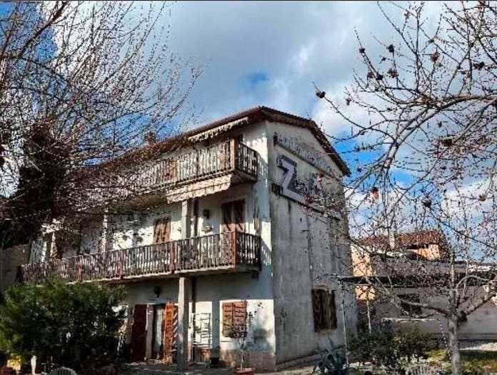 Casa con 6 locali in vendita in Str della Genovesa, Sacra Famiglia Castel D'Azzano, Verona