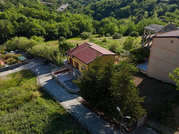 Casa con 6 locali in vendita in Santa Domenica Talao