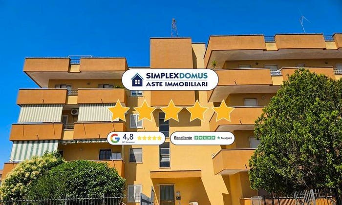 Appartamento con 5 locali in vendita in Piazza Pellizzari, Maglie
