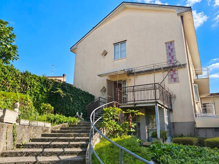 Casa con 6 locali in vendita in Via M Mazza, Centro, Guanzate