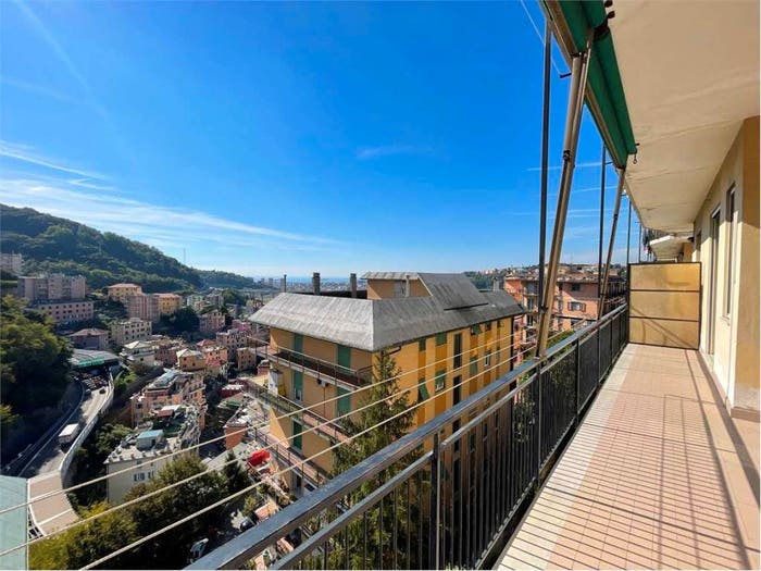 Appartamento con 5 locali in vendita in via Mansueto, Rivarolo, Genova