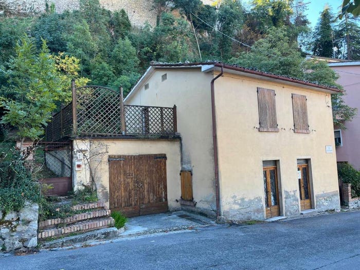 Casa con 6 locali in vendita in Via Gugliemo Marconi, Centro, Pennabilli