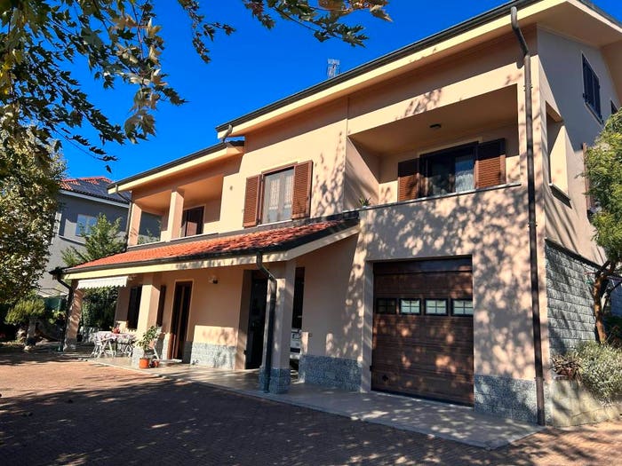 Casa con 6 locali in vendita in Via Viapiana, Montegrosso d'Asti