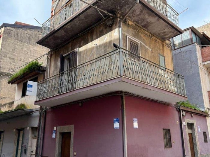 Casa quadrilocale in vendita in Via Salvatore Bellia, Paternò