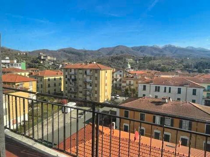 Appartamento con 6 locali in vendita in Piazza Italia, Centro, Pontremoli