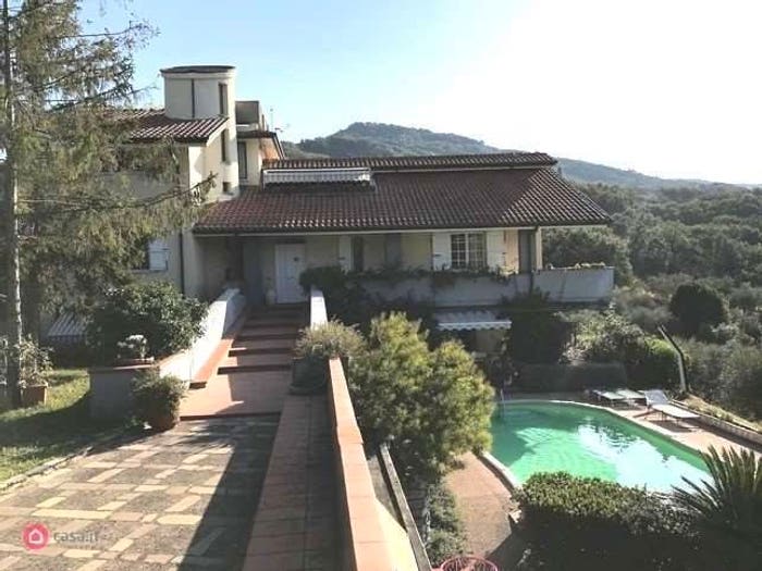 Casa con 6 locali in vendita in Castelnuovo Magra