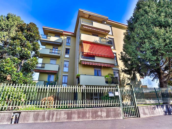 Appartamento trilocale in vendita in Via Roma, Centro, Sulbiate