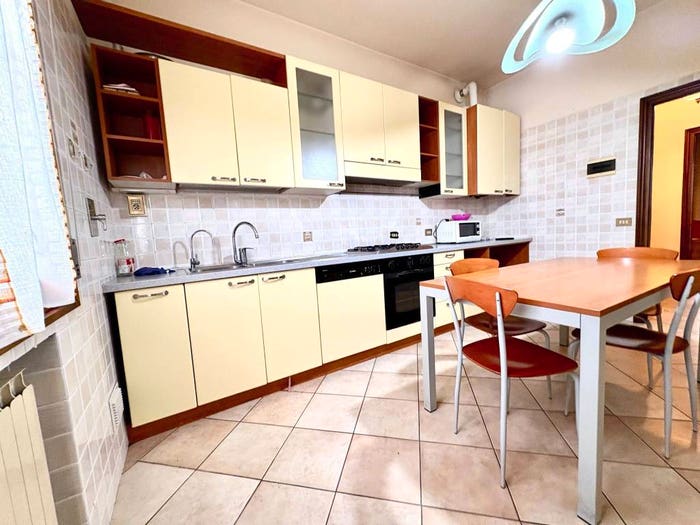 Appartamento trilocale in vendita in Via Santa Liberata, Centro, Mirandola