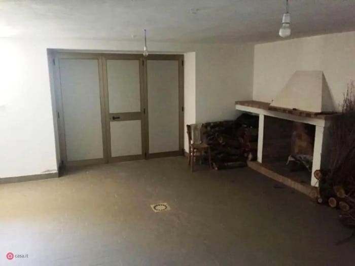 Casa con 6 locali in vendita in Contrada Salamastra, Tavenna