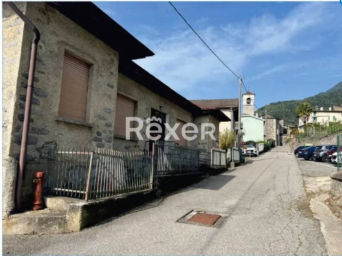 Casa quadrilocale in vendita in Frazione Caspano, Caspano, Civo