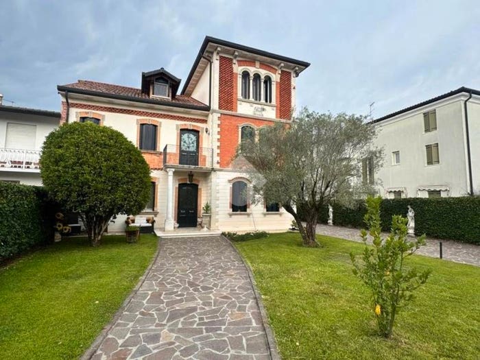 Casa con 6 locali in vendita in Via San Pacrazio, Ramon, Loria