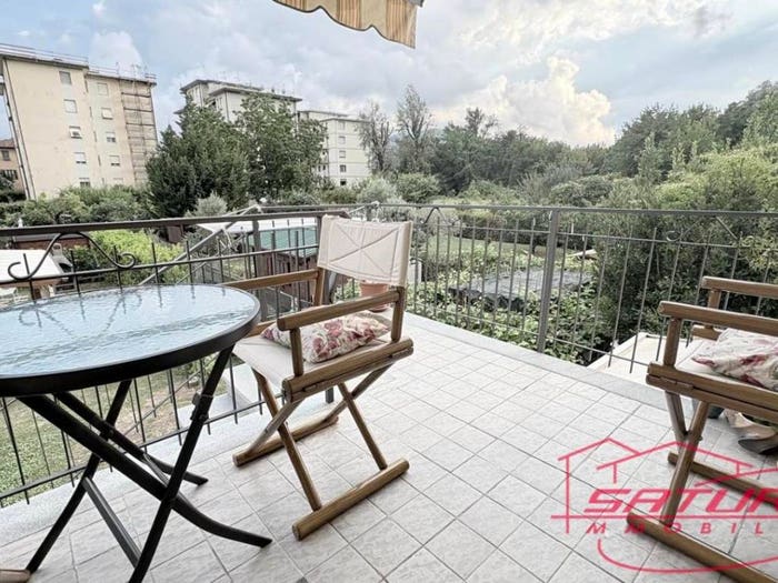 Casa quadrilocale in vendita in Viale Puccini, Sant'Anna, Lucca