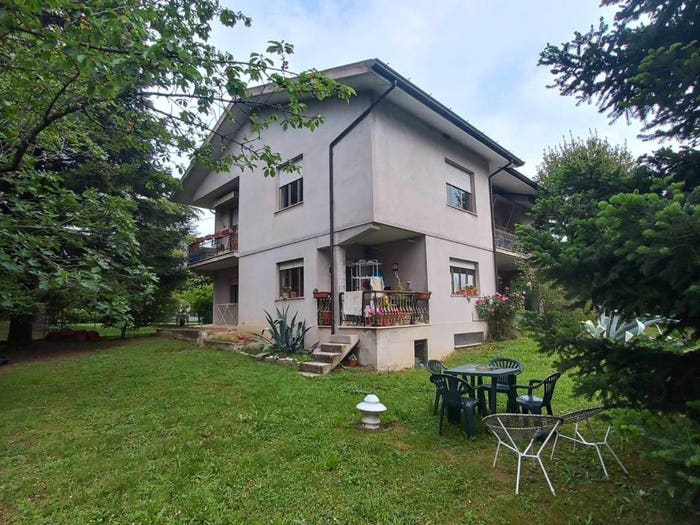 Appartamento con 6 locali in vendita in via Spineto, Piane, Falerone