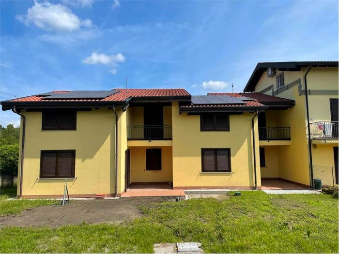 Casa con 6 locali in vendita in Via alle Motte, Cadrezzate con Osmate