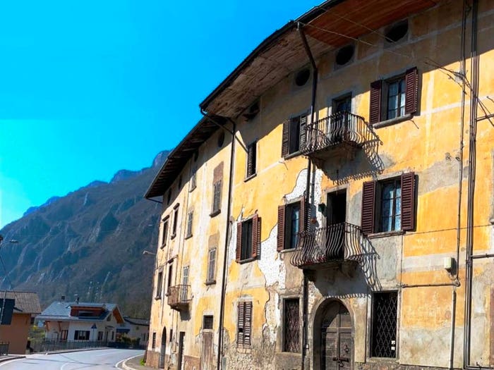 Casa con 6 locali in vendita in Via Carlo Oberti, Centro, Lenna