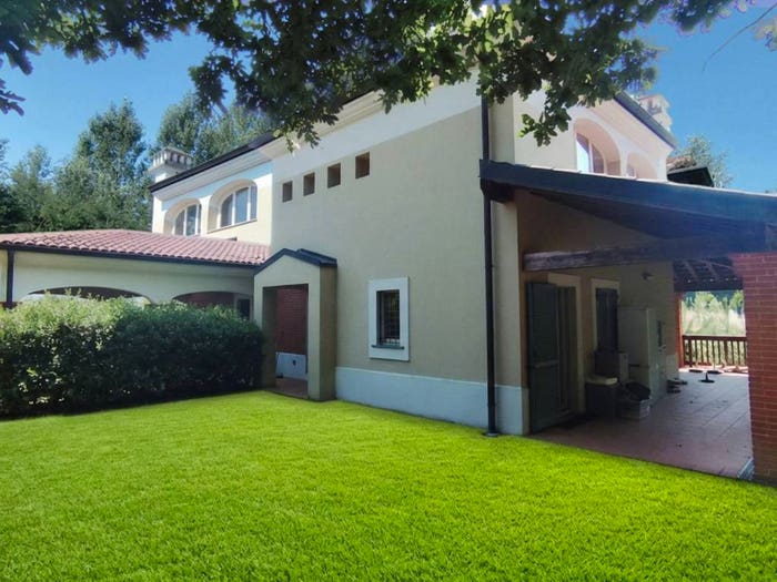 Casa quadrilocale in vendita in Frazione Mombarone, Serravalle, Asti