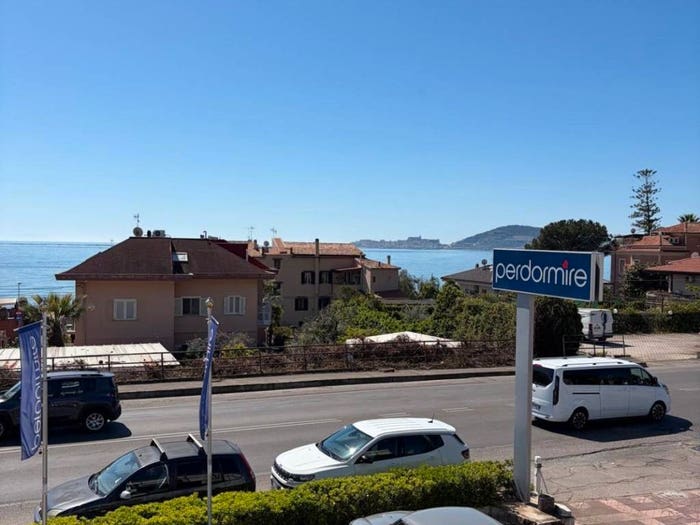 Appartamento trilocale in vendita in Viale dell'Unità d'Italia, Centro, Formia