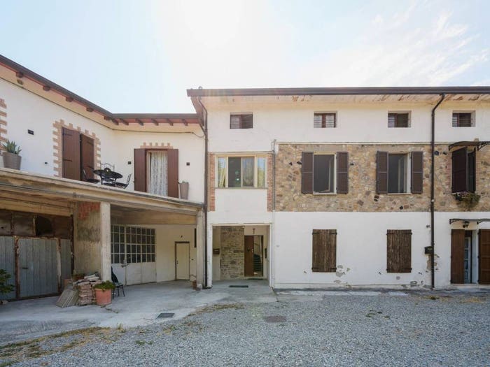 Appartamento trilocale in vendita in Strada Provinciale di Varsi, Varano de' Melegari