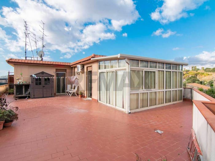 Appartamento trilocale in vendita in Via Vittorio Emanuele, Centro, Aci Catena