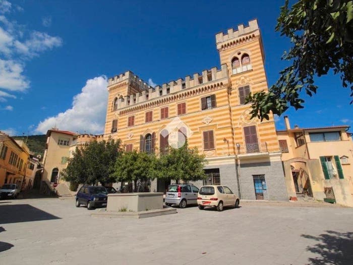 Appartamento bilocale in vendita in Piazza Fratelli Ruffini, Castellaro