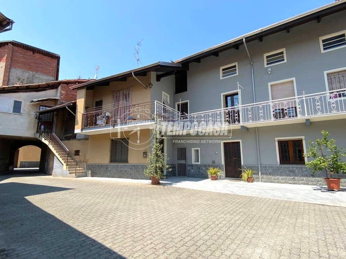 Casa con 6 locali in vendita in Corso San Lorenzo, Candelo