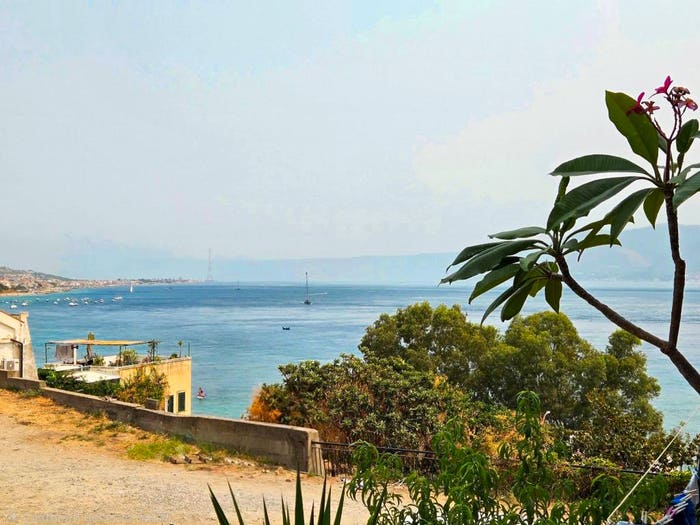 Appartamento trilocale in vendita in Via Consolare Pompea, Villaggio Pace, Messina