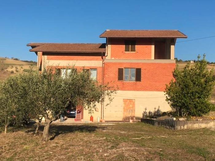 Casa con 6 locali in vendita in Contrada Pesco Orlando, Fossalto